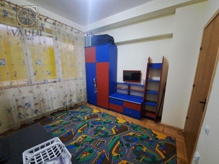 Apartament cu 3 camere semidecomandat, mobilat în Iancului