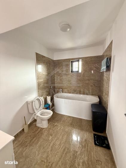 Casă cu 3 camere cu Teren 285 Mp în Malu Mare