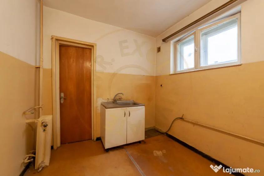 Apartament cu 3 camere decomandat în Războieni