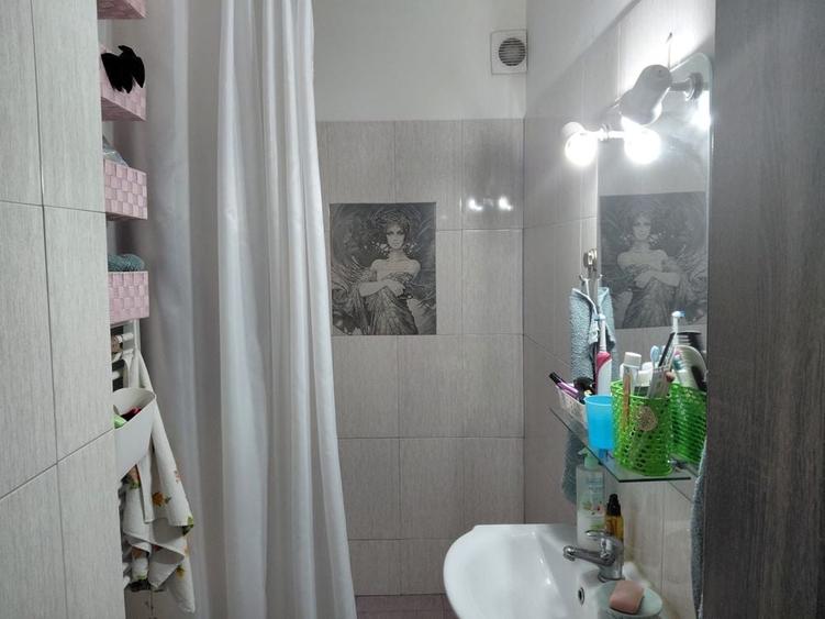 Garsonieră decomandată în Sud