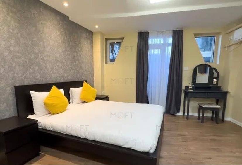 Casă individuală cu 28 camere cu Canalizare în Ultracentral