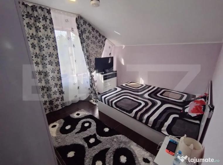 Casă cu 5 camere cu Teren 462 Mp în Malu Mare