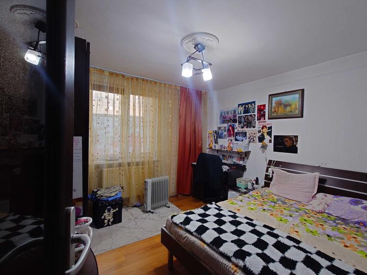 Apartament cu 4 camere decomandat în Ultracentral