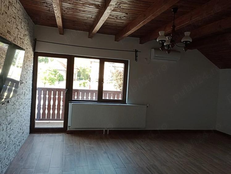 Casă cu 9 camere cu Teren 1100 Mp în Central