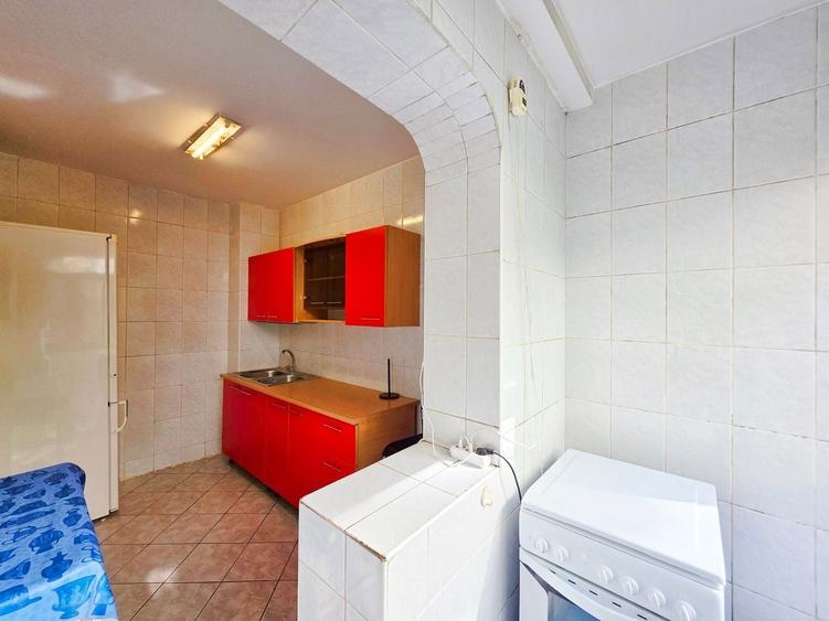 Apartament cu 3 camere decomandat, mobilat în Tineretului