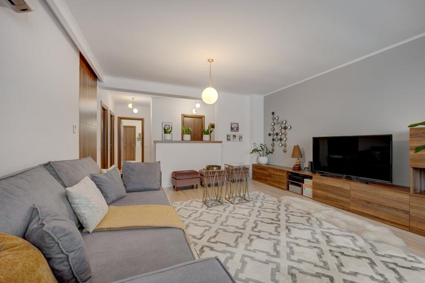 Apartament cu 4 camere decomandat, mobilat în Sisești