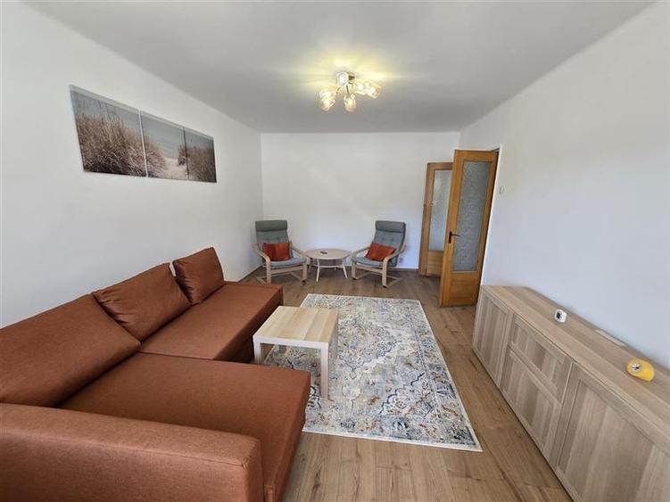 Apartament cu 2 camere decomandat, mobilat în Calea Victoriei
