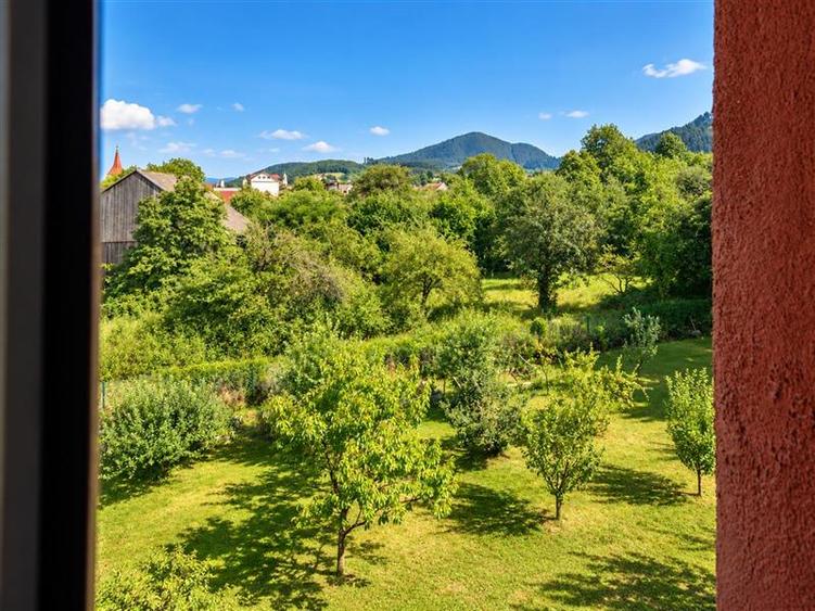Casă individuală cu 10 camere cu Canalizare în Exterior Est