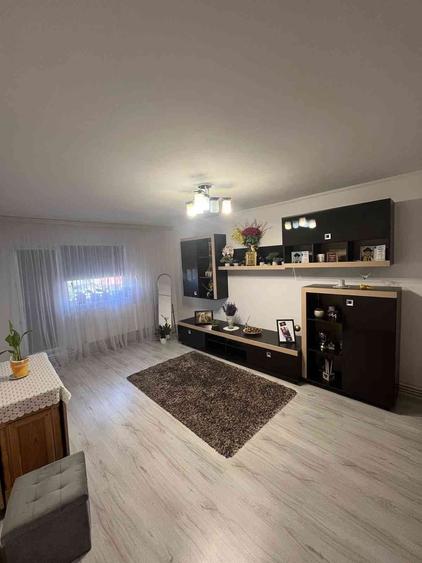 Apartament cu 3 camere decomandat în Brăilei