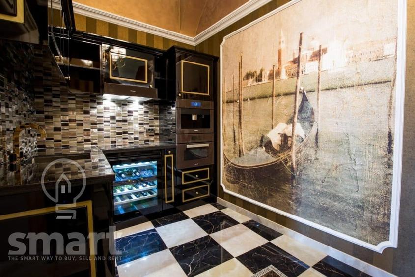 Apartament cu 3 camere semidecomandat, mobilat în Central