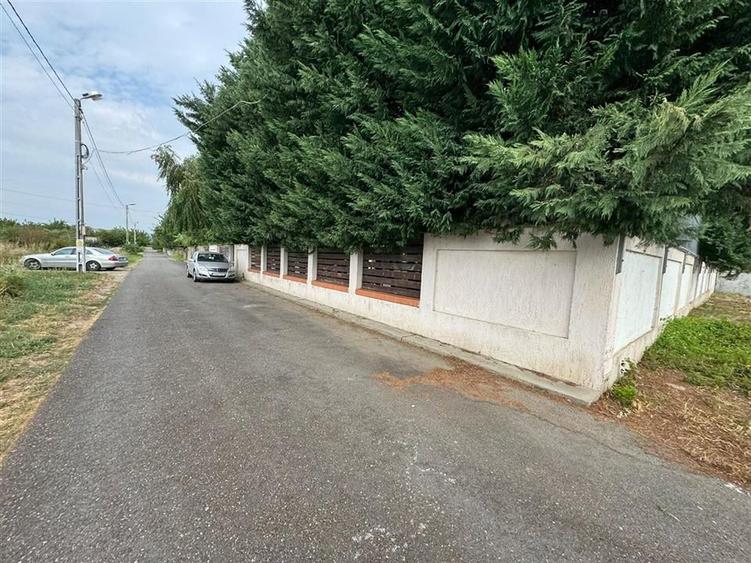 Teren Construcții intravilan de 850 mp, în Vest