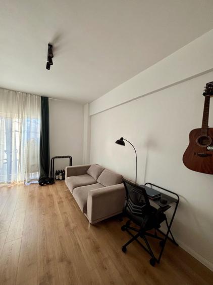 Apartament cu 3 camere semidecomandat în Nord