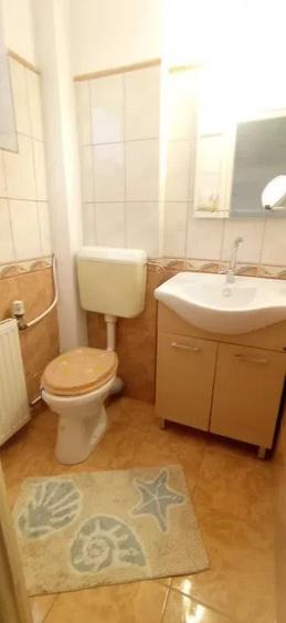 Apartament cu 3 camere decomandat în Teiul Doamnei