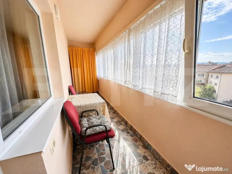 Apartament cu 5 camere decomandat în Cetate