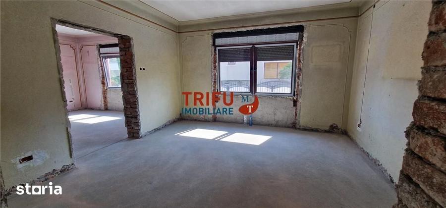Casă cu 4 camere cu Teren 350 Mp în Lipoveni