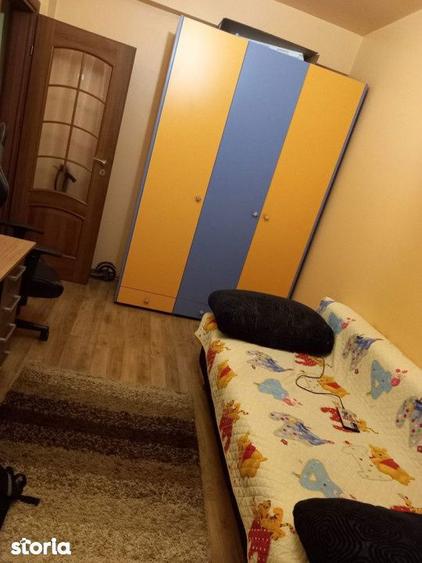 Apartament cu 3 camere, mobilat în Florești