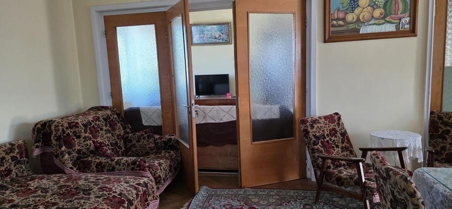 Apartament cu 3 camere decomandat în Cotroceni