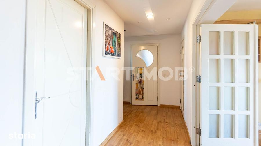 Apartament cu 4 camere decomandat în Bartolomeu