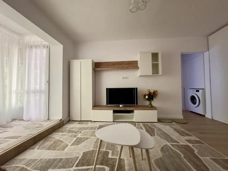 Apartament cu 2 camere semidecomandat, mobilat în Păcurari