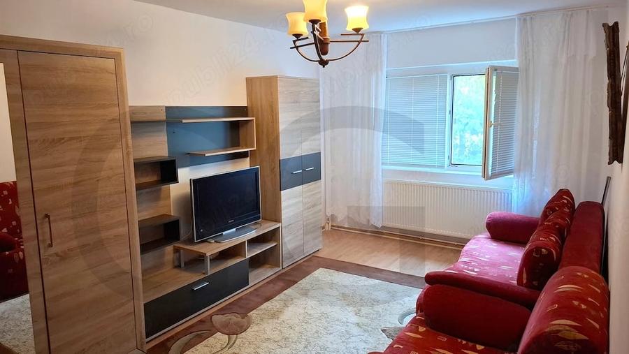 Apartament cu 2 camere decomandat în Micro 21