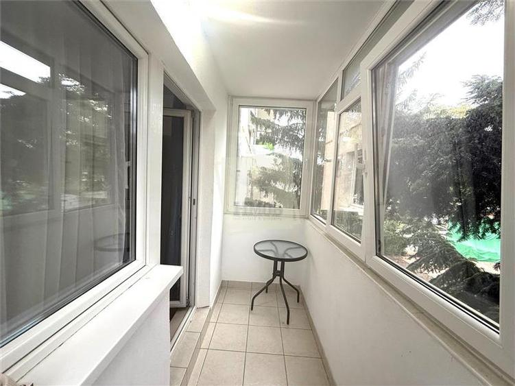 Apartament cu 3 camere decomandat, mobilat în Calea Dumbrăvii