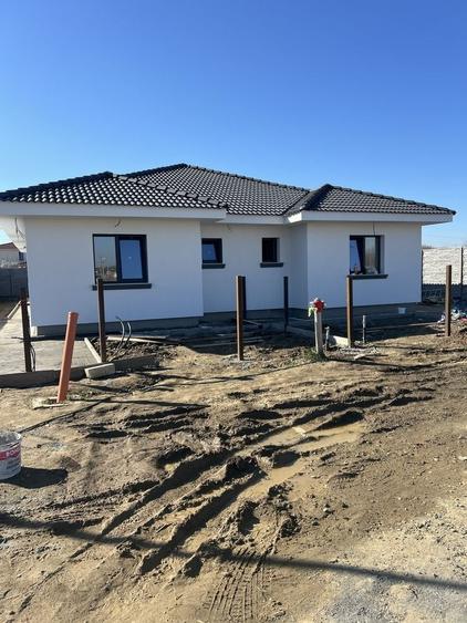 Casă cu 3 camere în Remetea Mare