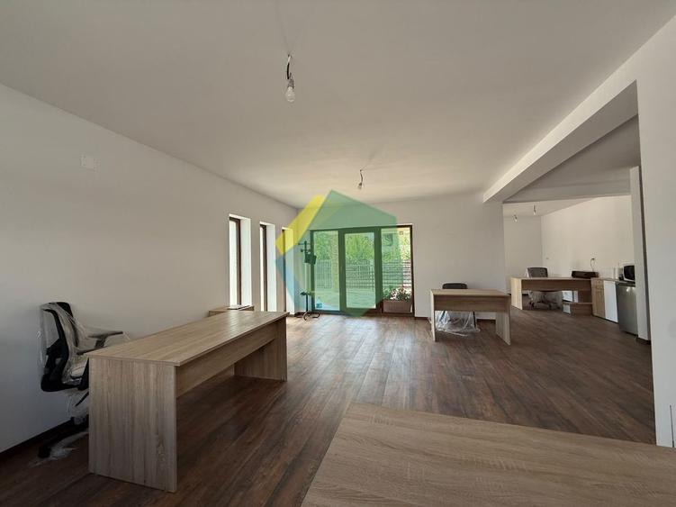 Apartament cu 4 camere semidecomandat, mobilat în Odăile