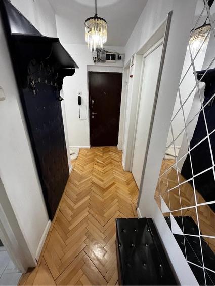 Apartament cu 2 camere semidecomandat în Berceni