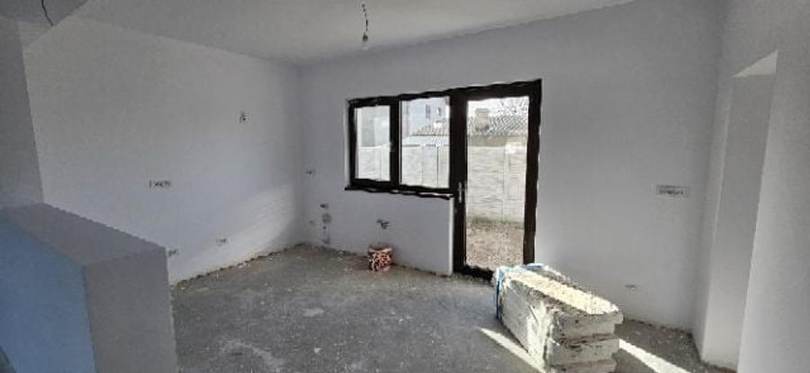 Casă cu 4 camere cu Teren 150 Mp în Cernica