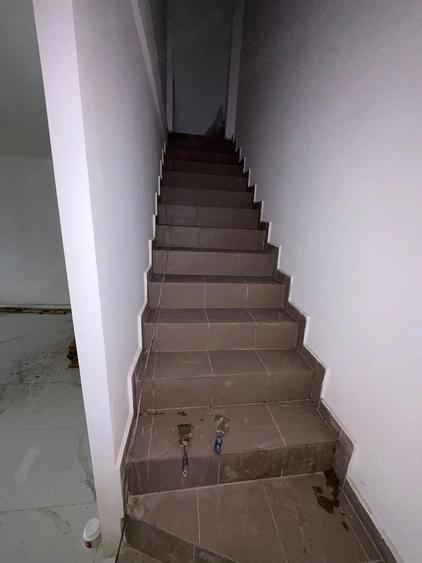 Casă cu 5 camere cu Teren 300 Mp în Chiajna