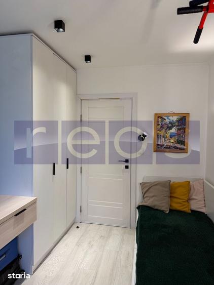 Apartament cu 3 camere decomandat în Titan