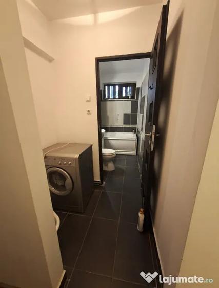 Apartament cu 3 camere semidecomandat în Timișoara