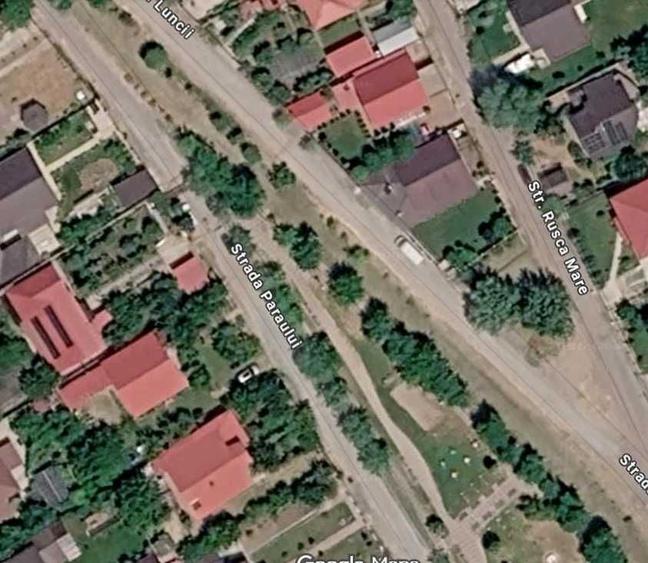 Casă cu 3 camere decomandat în Șendreni