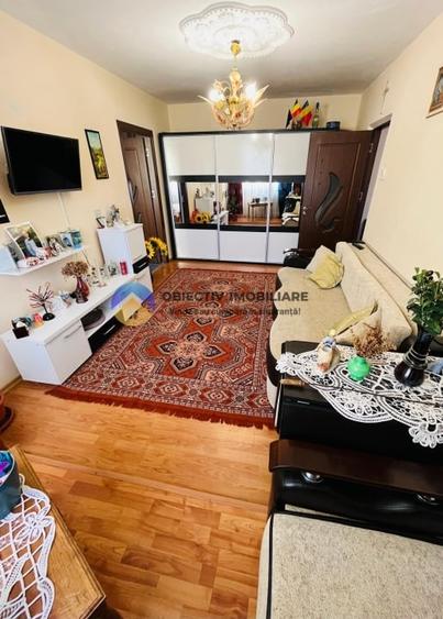 Apartament cu 2 camere semidecomandat, mobilat în Dărmănești