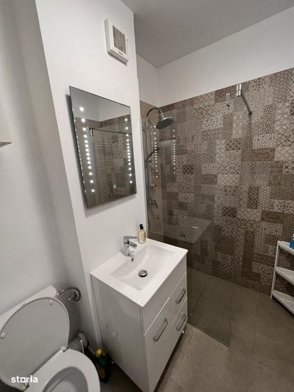 Garsonieră decomandată în Central