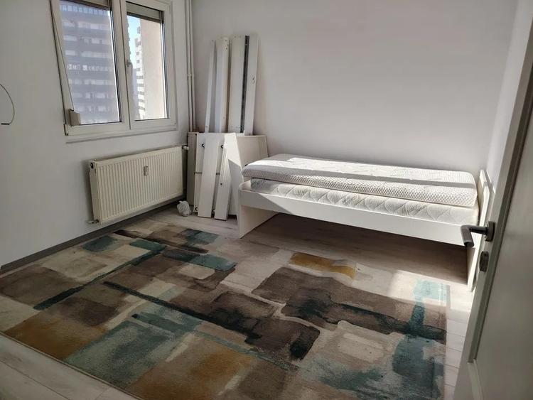 Apartament cu 3 camere semidecomandat, mobilat în Liviu Rebreanu