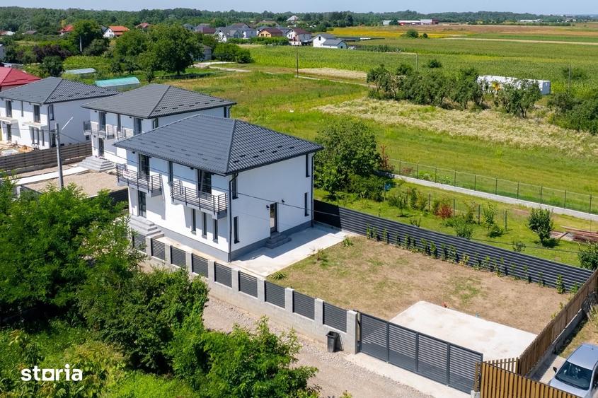 Casă cu 4 camere cu Teren 500 Mp în Gura Ocniței