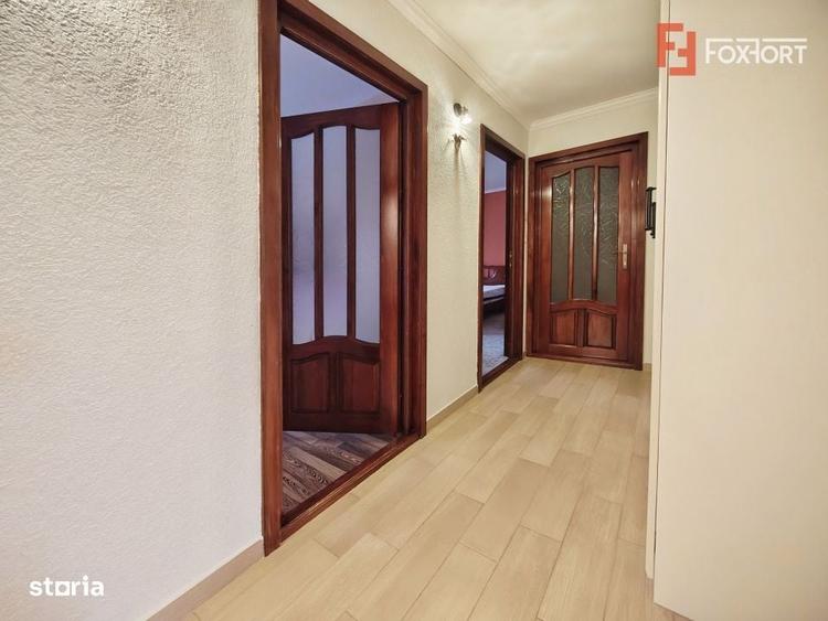Apartament cu 3 camere decomandat în Girocului
