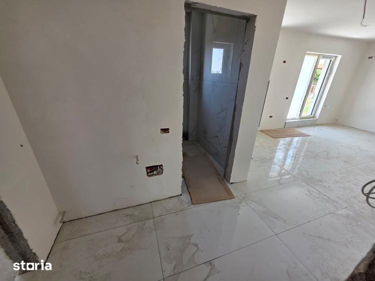 Apartament cu 2 camere decomandat în Dobroești