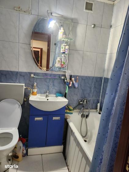 Apartament cu 3 camere semidecomandat în Republicii