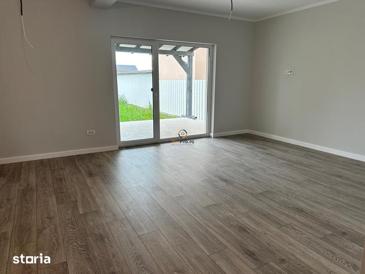 Casă cu 4 camere cu Teren 274 Mp în Remetea Mare