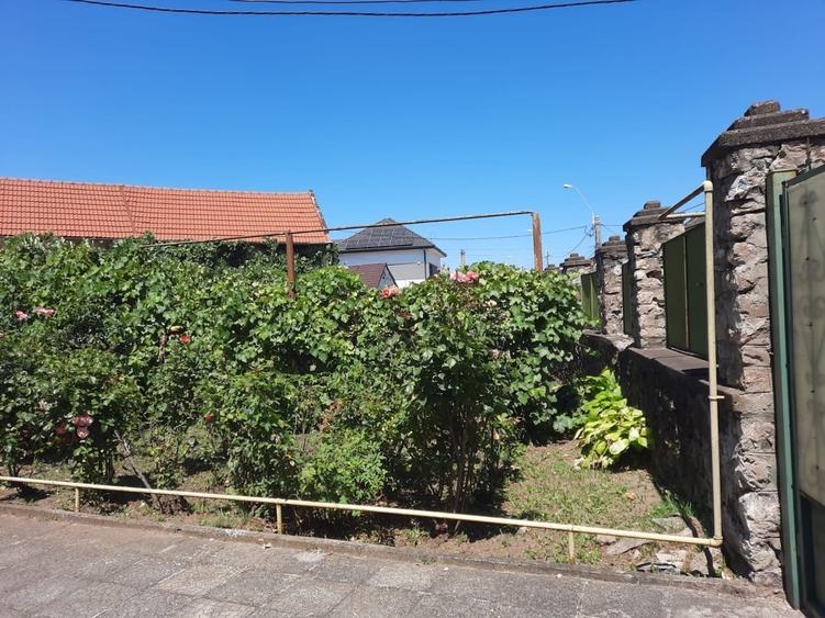 Casă cu 4 camere cu Teren 110 Mp în Central