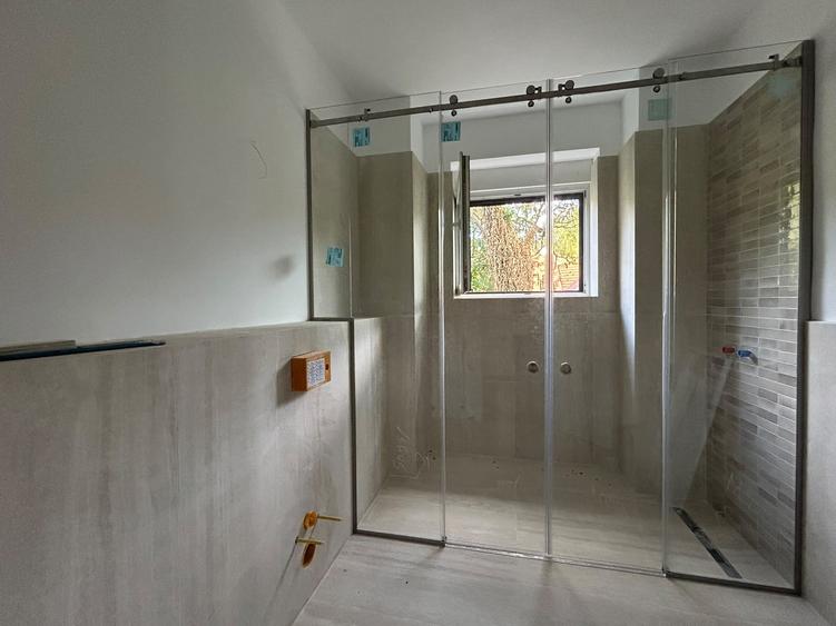 Casă individuală cu 7 camere cu Canalizare în Iancu Nicolae