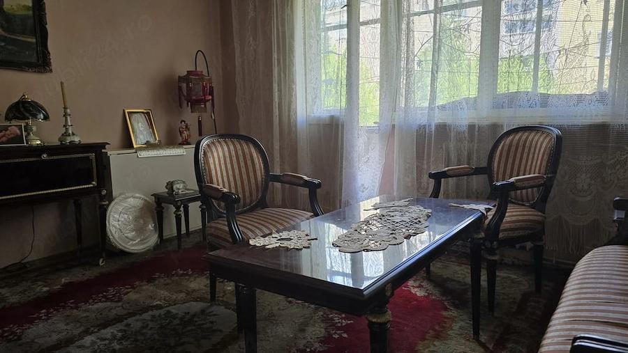 Apartament cu 3 camere decomandat în Progresul