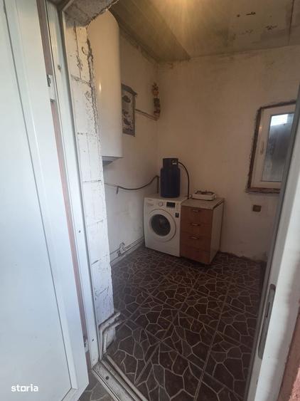 Casă cu 4 camere cu Teren 250 Mp în Șimnicu de Sus