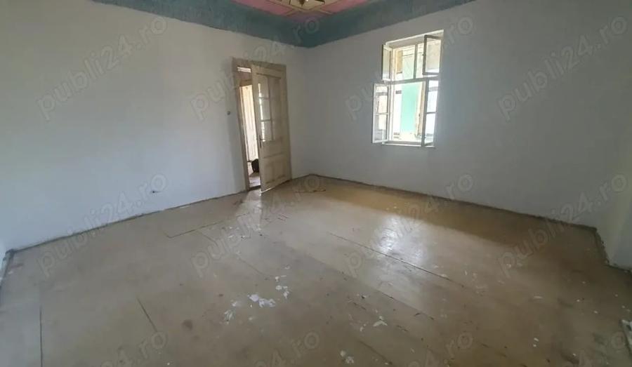 Casă cu 5 camere cu Teren 2259 Mp în Zădăreni