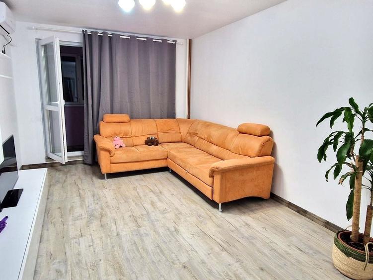 Apartament cu 3 camere decomandat în Dristor