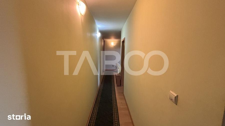 Apartament cu 4 camere decomandat în Turnișor