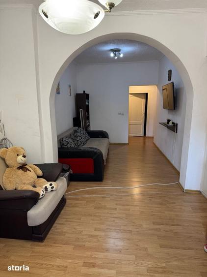 Casă cu 6 camere cu Teren 404 Mp în Buna Vestire