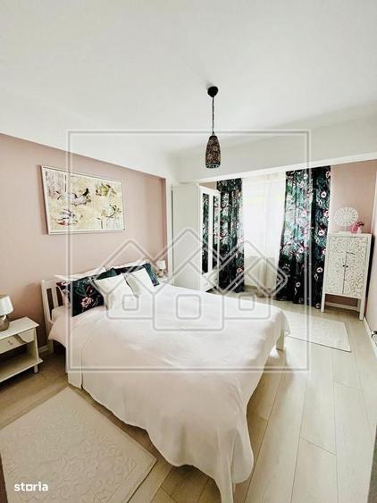 Apartament cu 3 camere decomandat în Piața Cluj